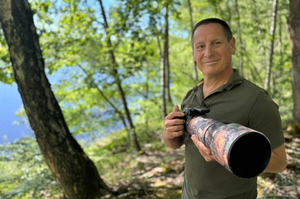 Gerd Xhonneux mit Fotoapparat