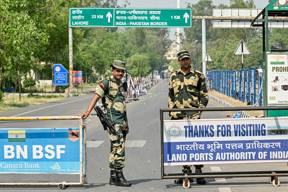 Wachposten am indisch-pakistanischen Grenzübergang Wagah
