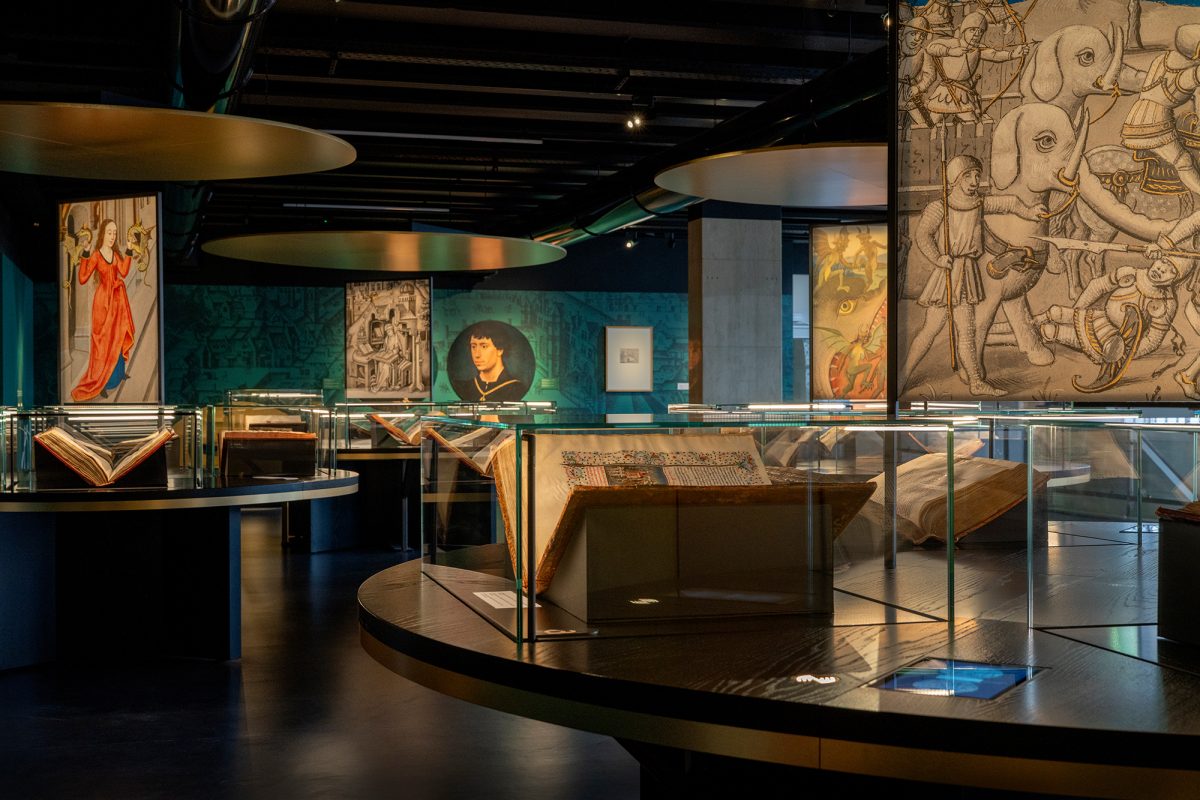 Exponate in der Ausstellung des KBR Museums