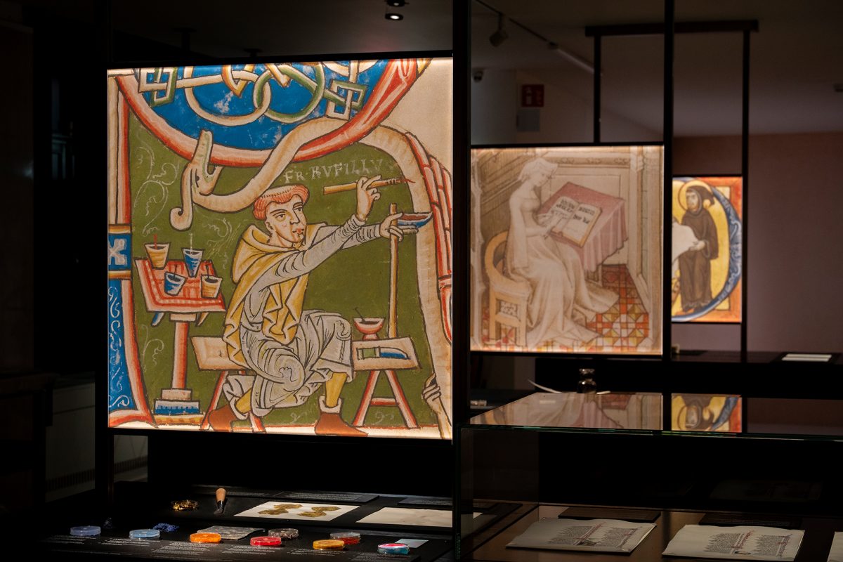 Exponate in der Ausstellung des KBR Museums