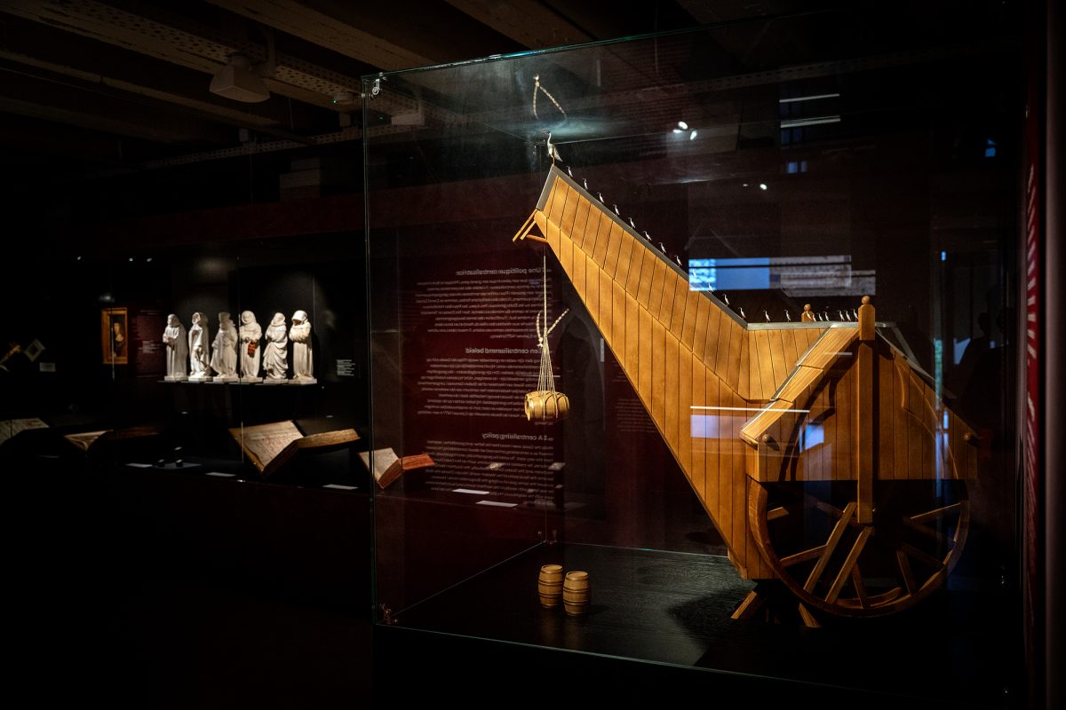 Exponate in der Ausstellung des KBR Museums
