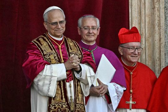 Der neue Papst Leo XIV. auf dem Balkon der Petersbasilika