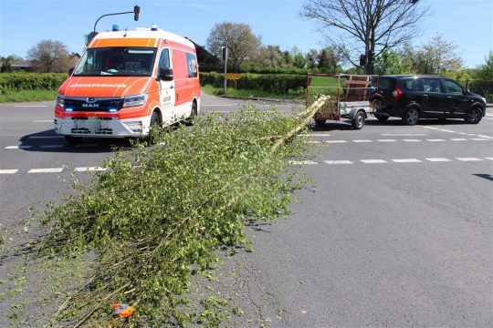 Maibaum-Unfall in Aachen: Motorradfahrer aus Raeren verletzt