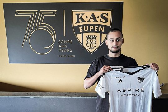 Malik Filali mit dem Trikot der AS Eupen