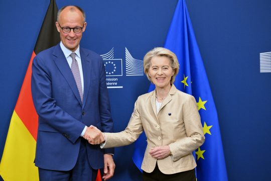 Friedrich Merz trifft in Brüssel mit der Vorsitzenden der EU-Kommission, Ursula von der Leyen, zusammen