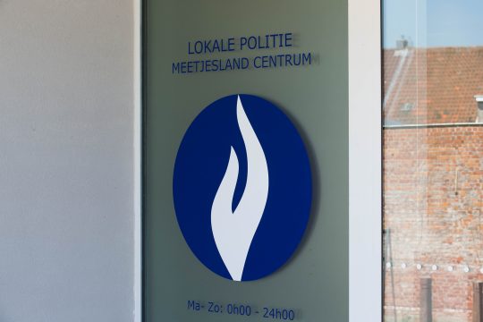 Eingang zum Polizeikommissariat der Polizeizone Meetjesland-Centrum