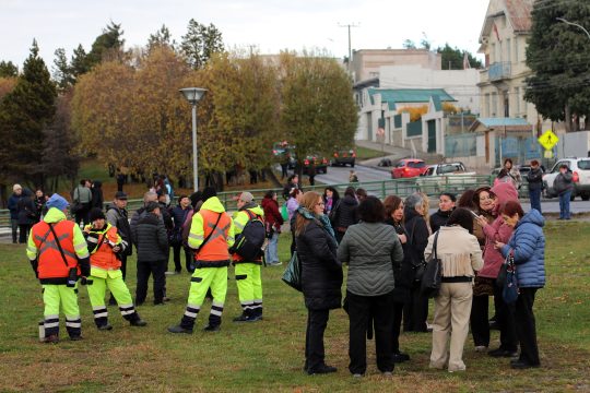 Menschen versammeln sich in Punta Arenas