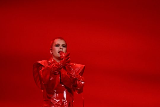 Red Sebastian bei der Probe für das erste Halbfinale