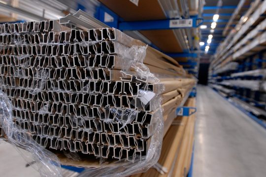 Aluminium-Rohre beim Unternehmen Reynaers Aluminium in Duffel