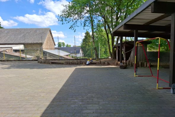 Der alte Schulhof