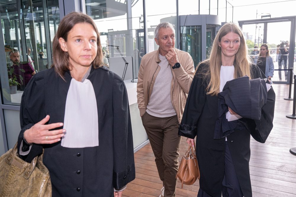 Eddy Snelders auf dem Weg in den Gerichtssaal