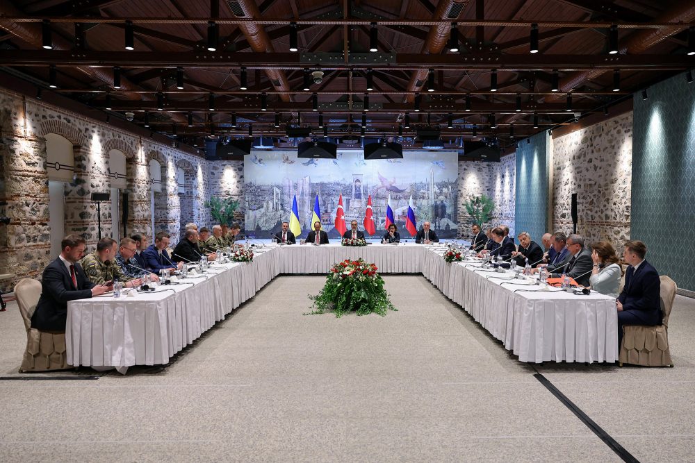 Erstmals seit drei Jahren sitzen die Ukraine und Russland wieder gemeinsam am Verhandlungstisch