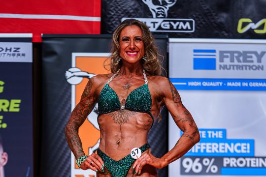 Yana Schmitz strahlt nach ihrem Sieg bei der westdeutschen Meisterschaft