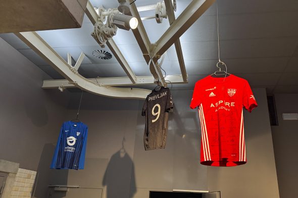 Trikots in der Ausstellung