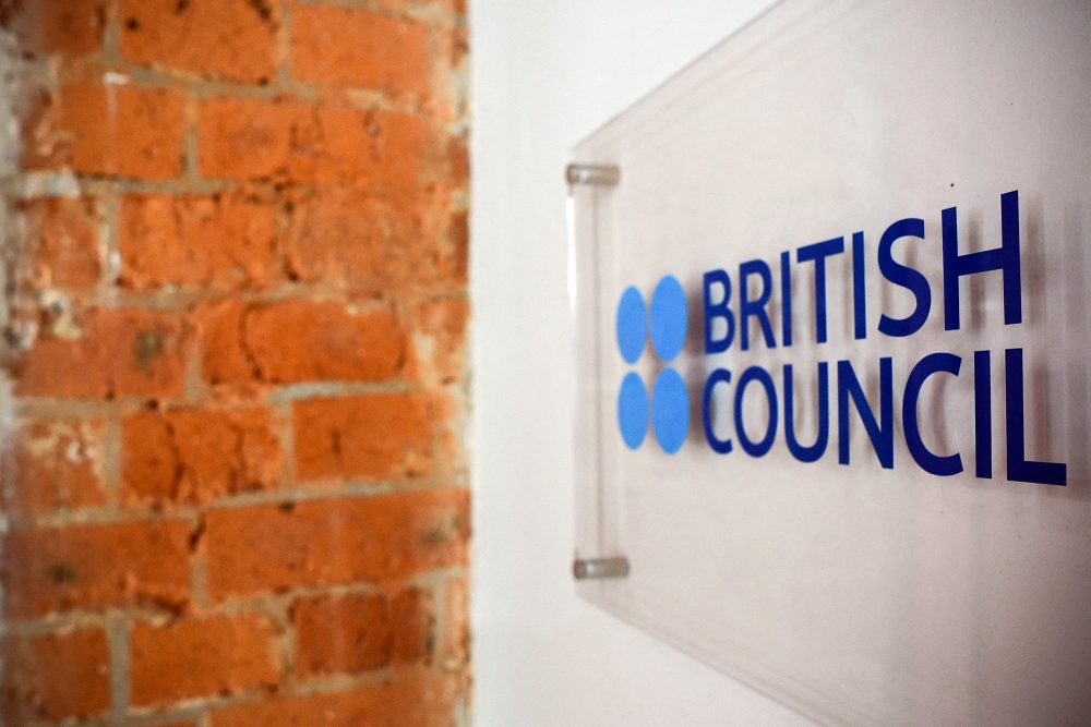 Eingangsschild British Council in Moskau