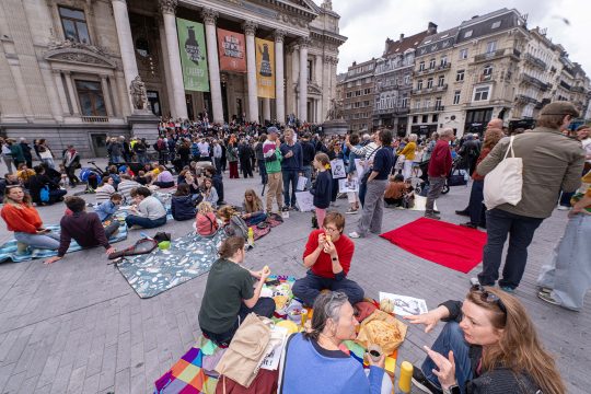 Demonstranten vor der Brüsseler Börse