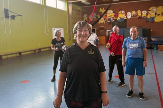 Heidi Lausberg mit ihrer Gesundheitsturngruppe in Eynatten