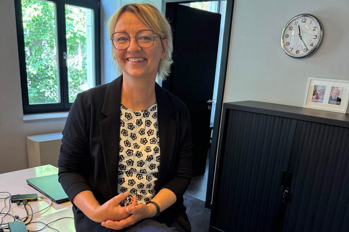 Gitte Andersen in ihrem Büro