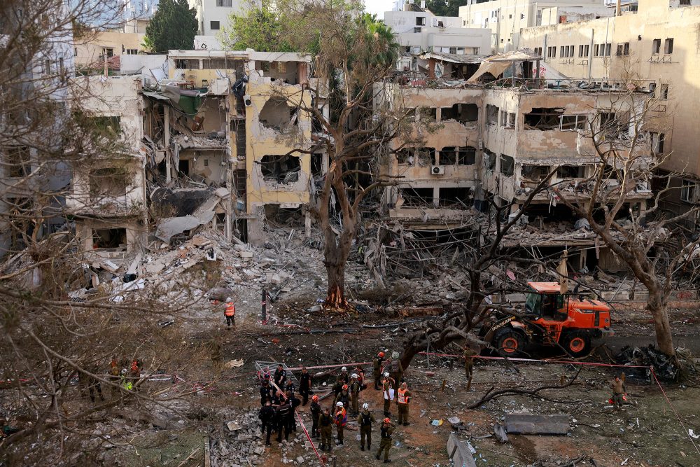 Zerstörte Gebäude in Tel Aviv nach iranischen Raketenangriffen