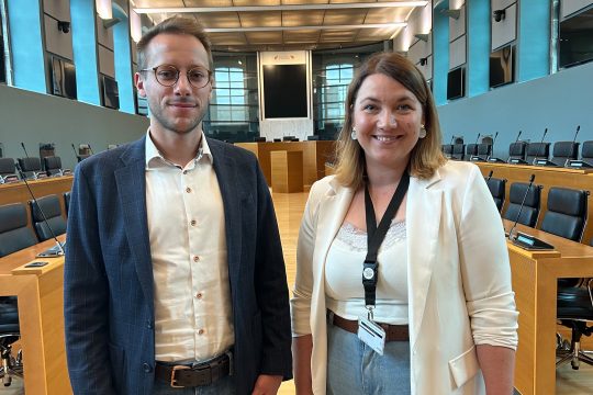 Loïc Jacob und Steffi Pauels im Wallonischen Parlament in Namur