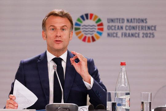 Frankreichs Präsident Macron spricht zum Auftakt der UN-Konferenz in Nizza