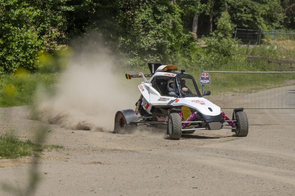 Neuville_BackYardSession_RedBull5
