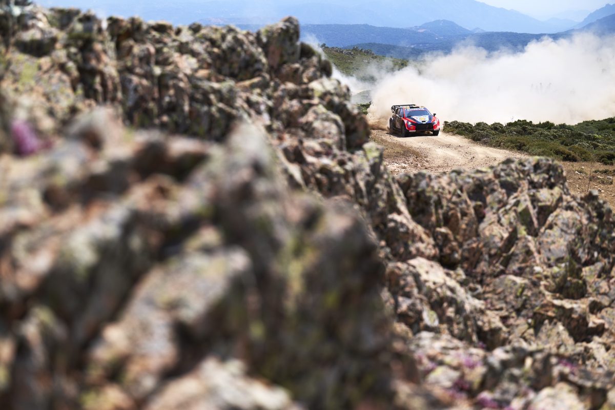 Thierry Neuville/Martijn Wydaeghe bei der Rallye Sardinien