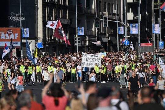 Proteste in Serbien fordern Neuwahlen