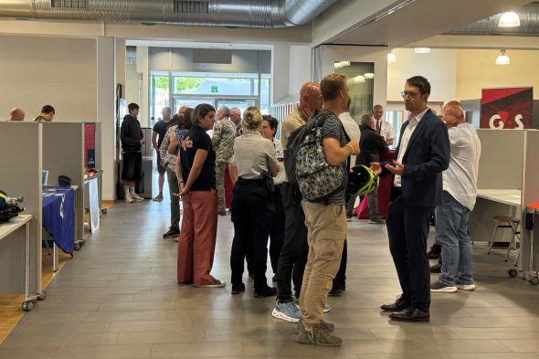 Besucher bei der Vorstellung im RSI