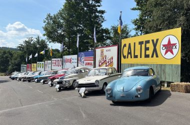 Zu der besonderen Gelegenheit wurden auch Auto-Klassiker ausgestellt