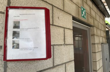 Arbeitsanleitung an der Wand