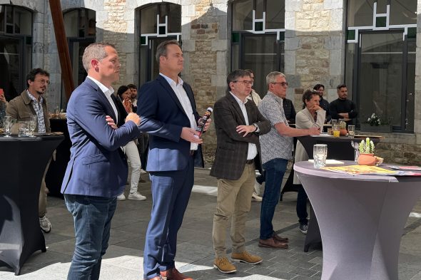 BRF-Direktor Alain Kniebs und DG-Ministerpräsident Oliver Paasch bei der Programmvorstellung