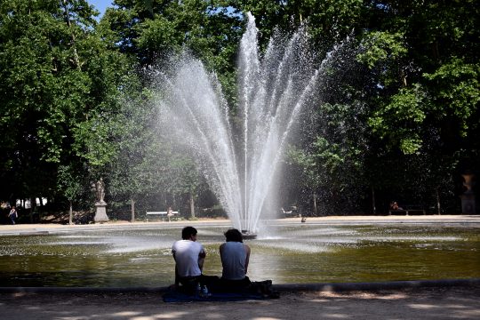 Wegen der Hitze suchen die Menschen Abkühlung