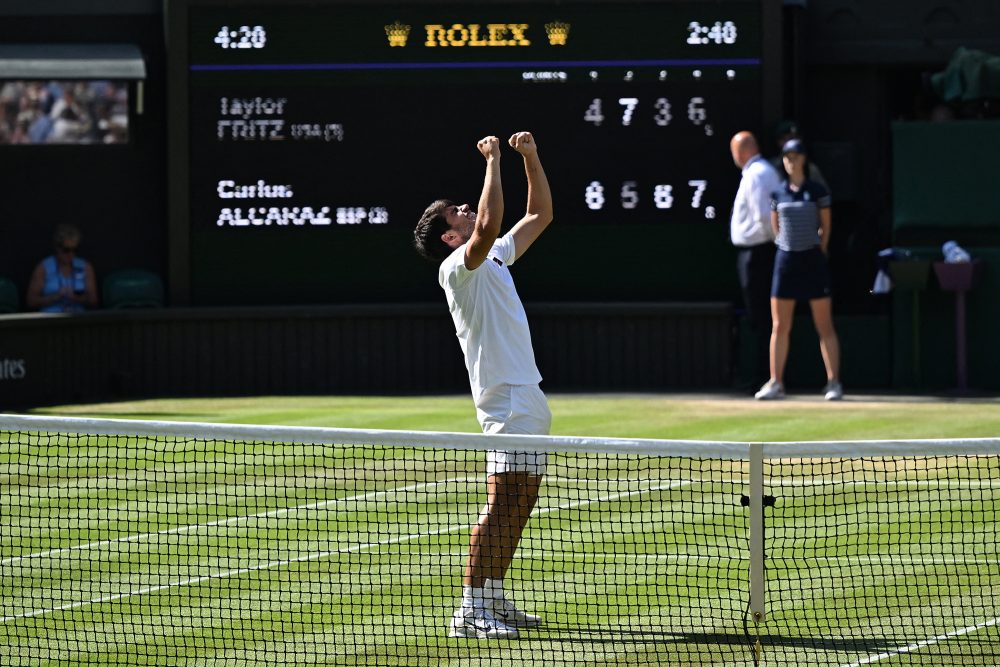 Carlos Alcaraz freut sich über den Einzug ins Wimbledon-Finale