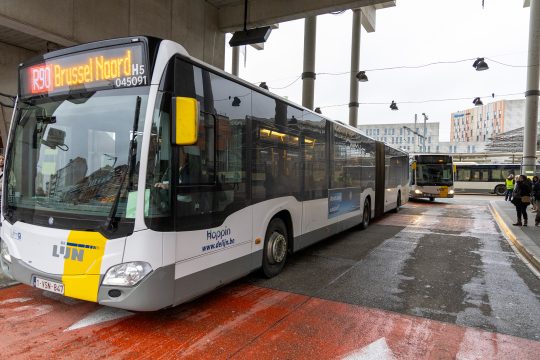 Bus der Nahverkehrsgesellschaft De Lijn