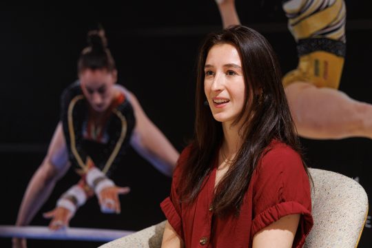 Nina Derwael bei der Pressekonferenz in Gent