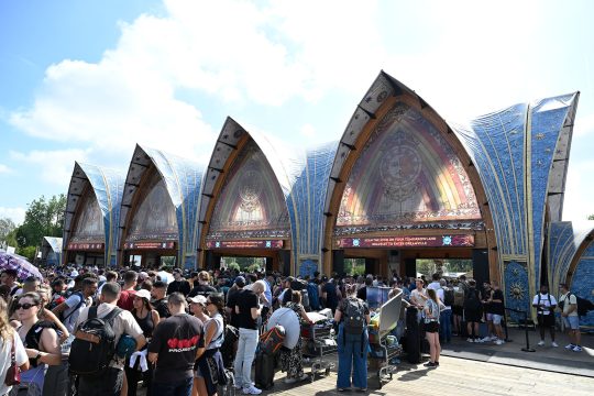 Der Tomorrowland-Camping "DreamVille" ist am Donnerstag wie geplant geöffnet worden