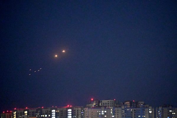 Ukrainische Luftabwehr im Einsatz gegen russische Drohnen über Kiew