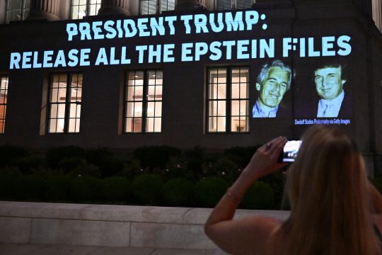 US-Präsident Trump ist wegen der Epstein-Affäre unter Druck: Auch Anhänger fordern eine Freigabe der Akten