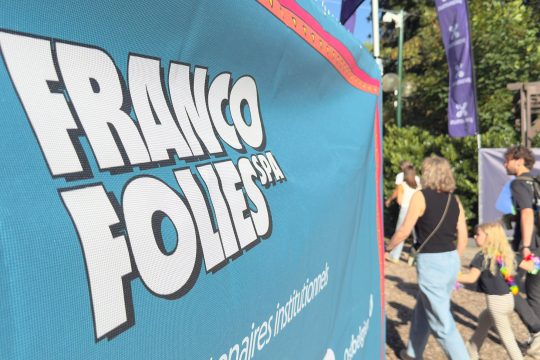 Logo am Eingang der Francofolies de Spa 2025