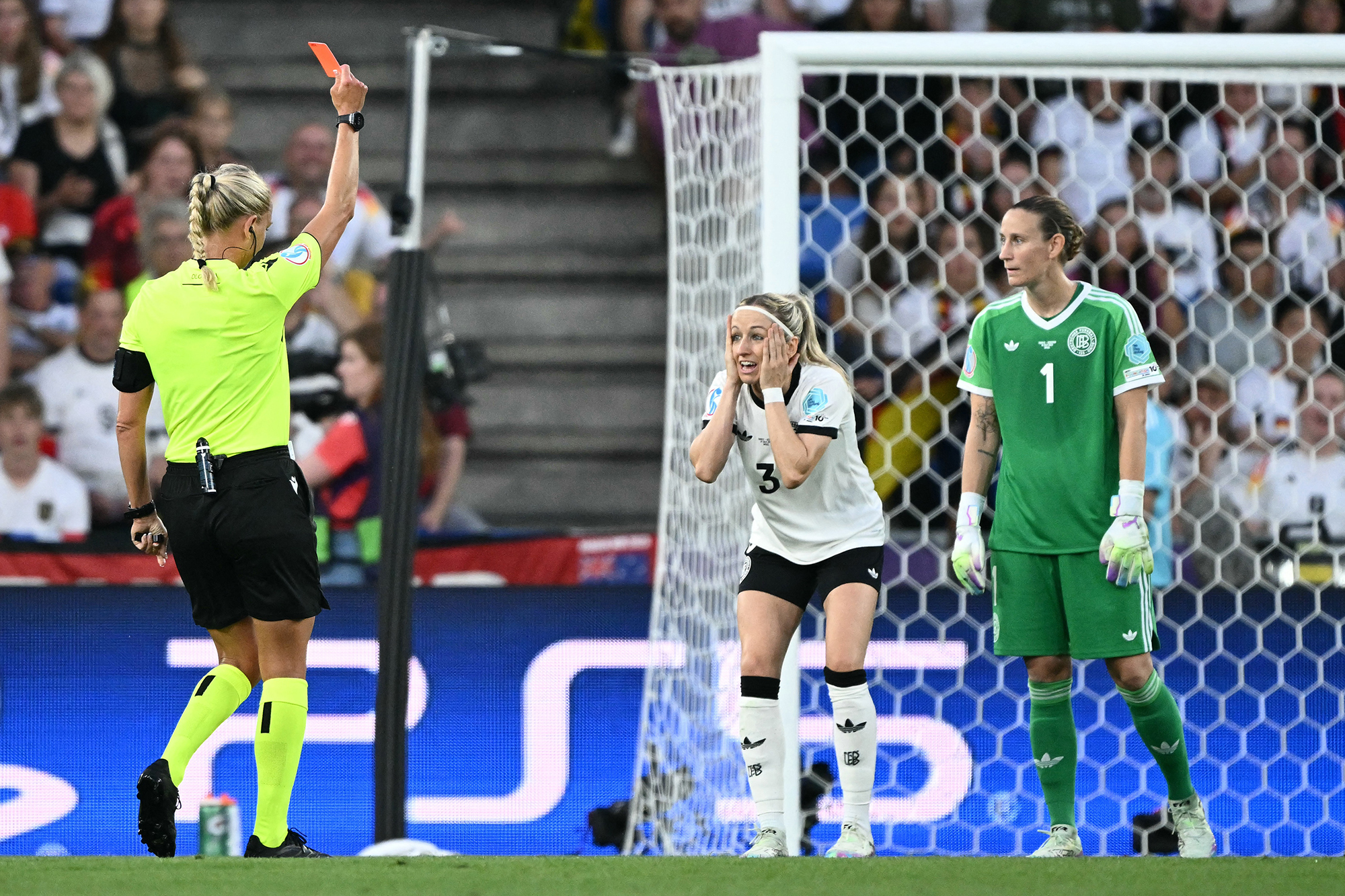 Kathy-Hendrich-Das-war-fast-die-schlimmste-Erfahrung-die-ich-bisher-im-Fu-ball-gemacht-habe-