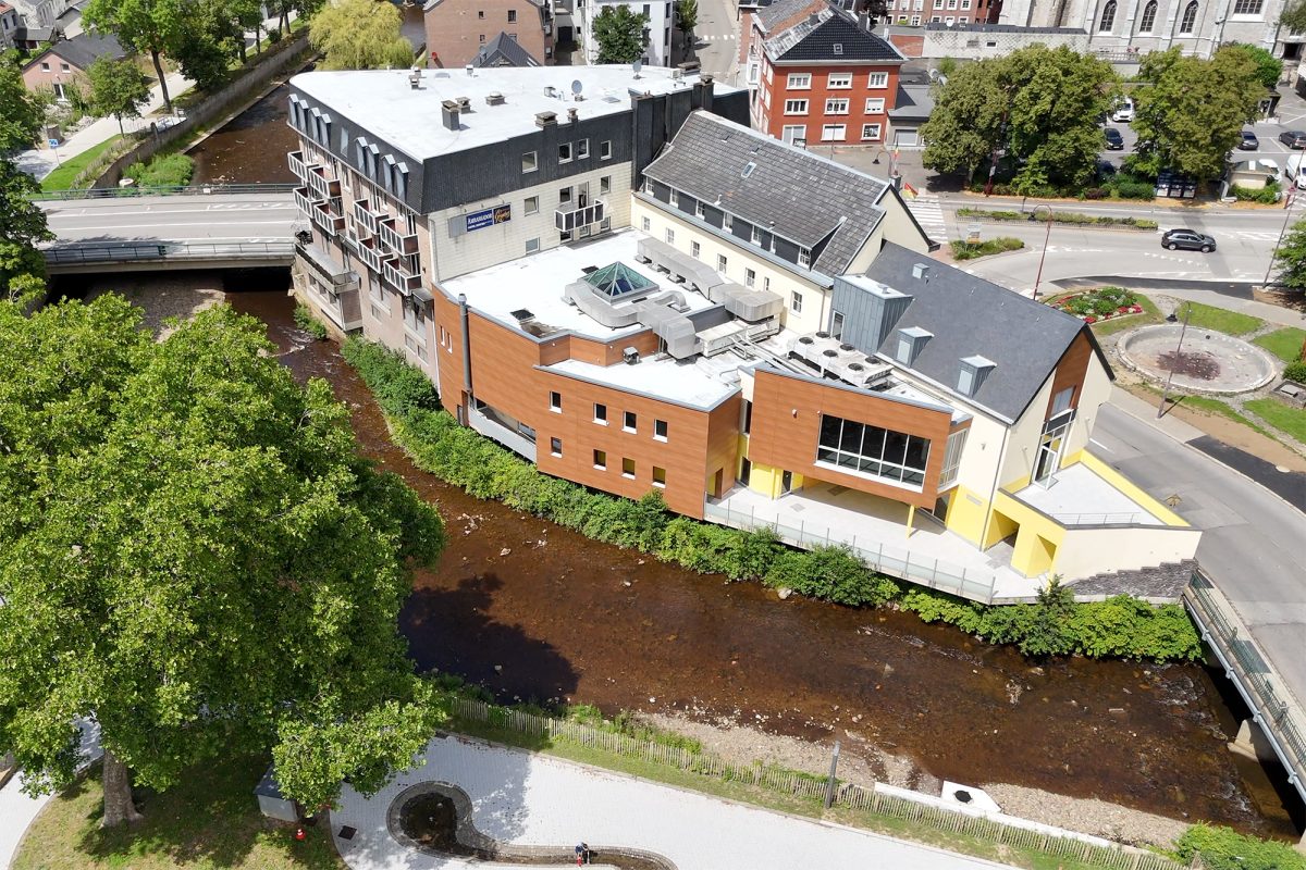 Hotel Bosten in der Eupener Unterstadt von oben - Rückansicht mit der Weser