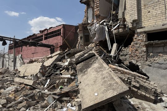 Schäden nach dem Drohnenangriff in der Ukraine