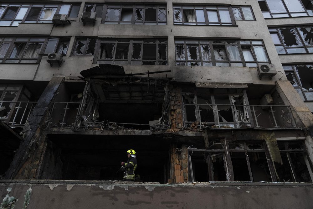 Bei den nächtlichen Angriffen wurden auch mehrere Appartementgebäude in Kiew getroffen