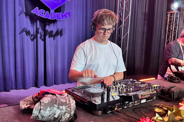 Dennis Gillessen aka DJ Killid bei der Tomorrowland-Academy