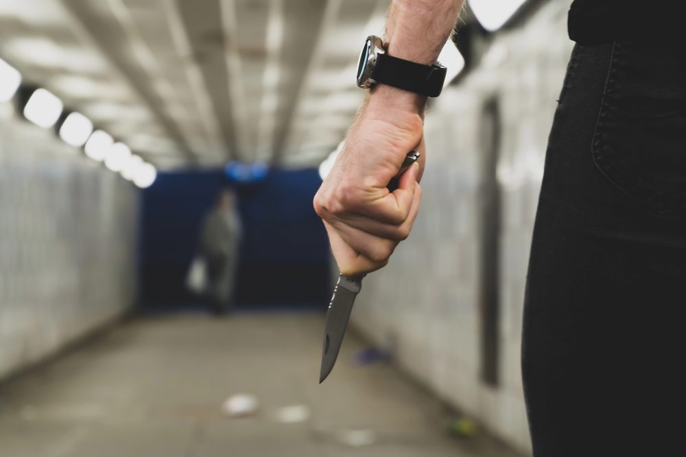 Mann mit Messer (Illustrationsbild)