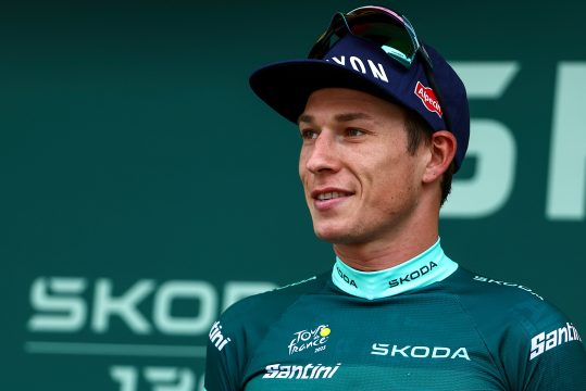 Jasper Philipsen im Grünen Trikot am 6. Juli 2025