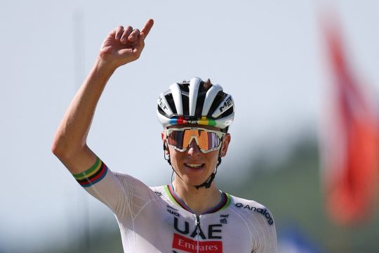 Tadej Pogacar gewinnt die zwölfte Etappe der Tour de France