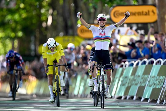 Tadej Pogacar gewinnt die vierte Etappe der Tour de France