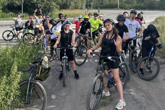 Jugendliche vom Jugendtreff Inside Eynatten zusammen mit Jugendlichen aus Lüttich